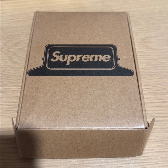 Supreme Logo Box Clips - Picture 2 of 2